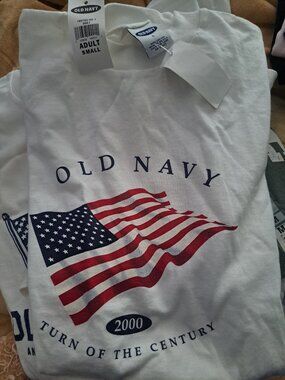 3 nwt July 4th ts